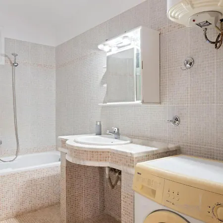 Apartment Decent In Chalcis With Garden